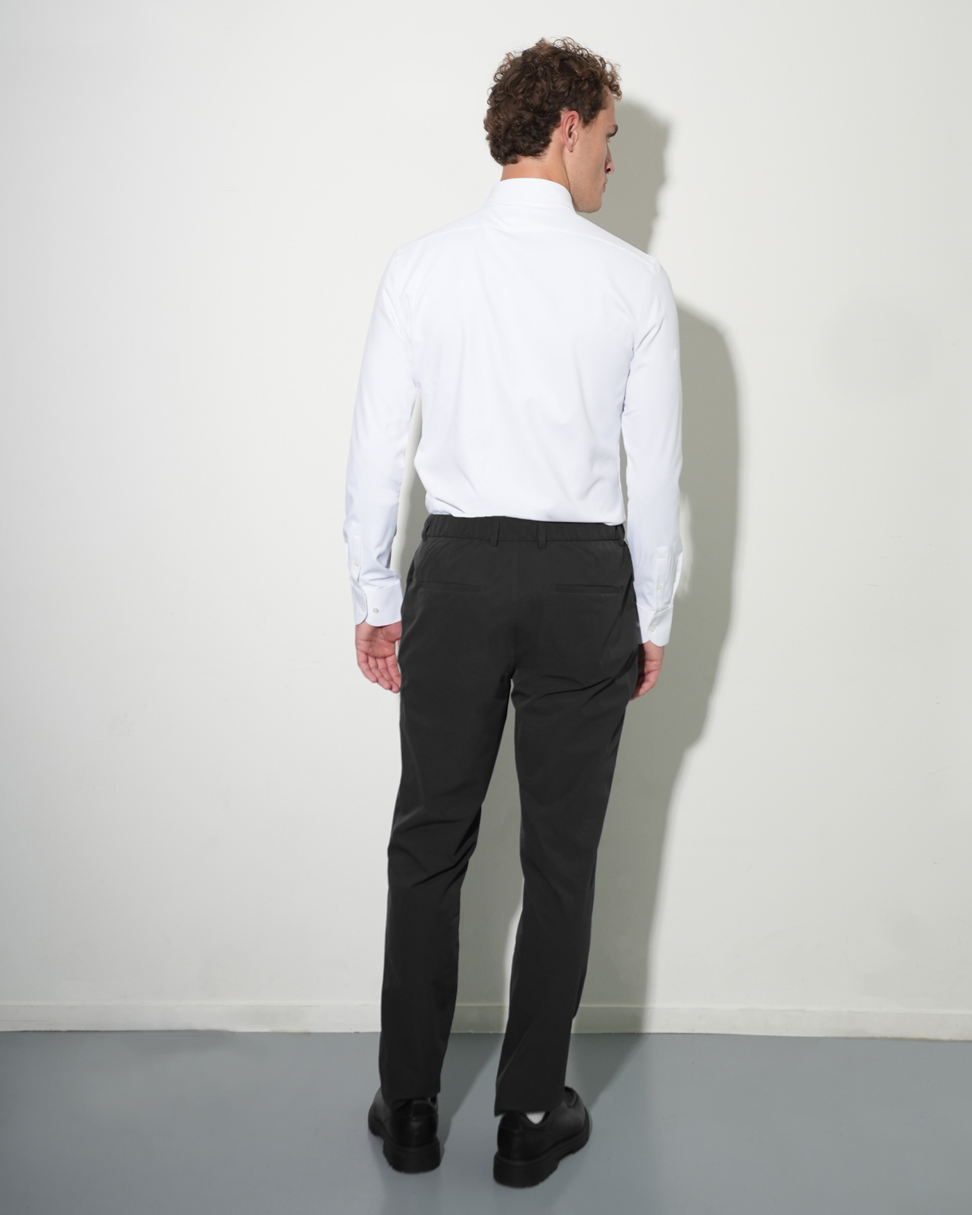 Light-weight pants black