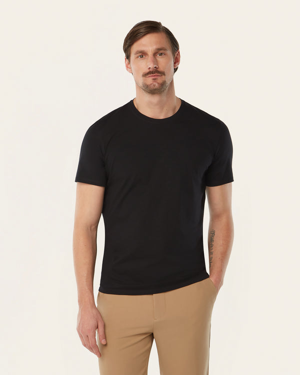 T-shirt black