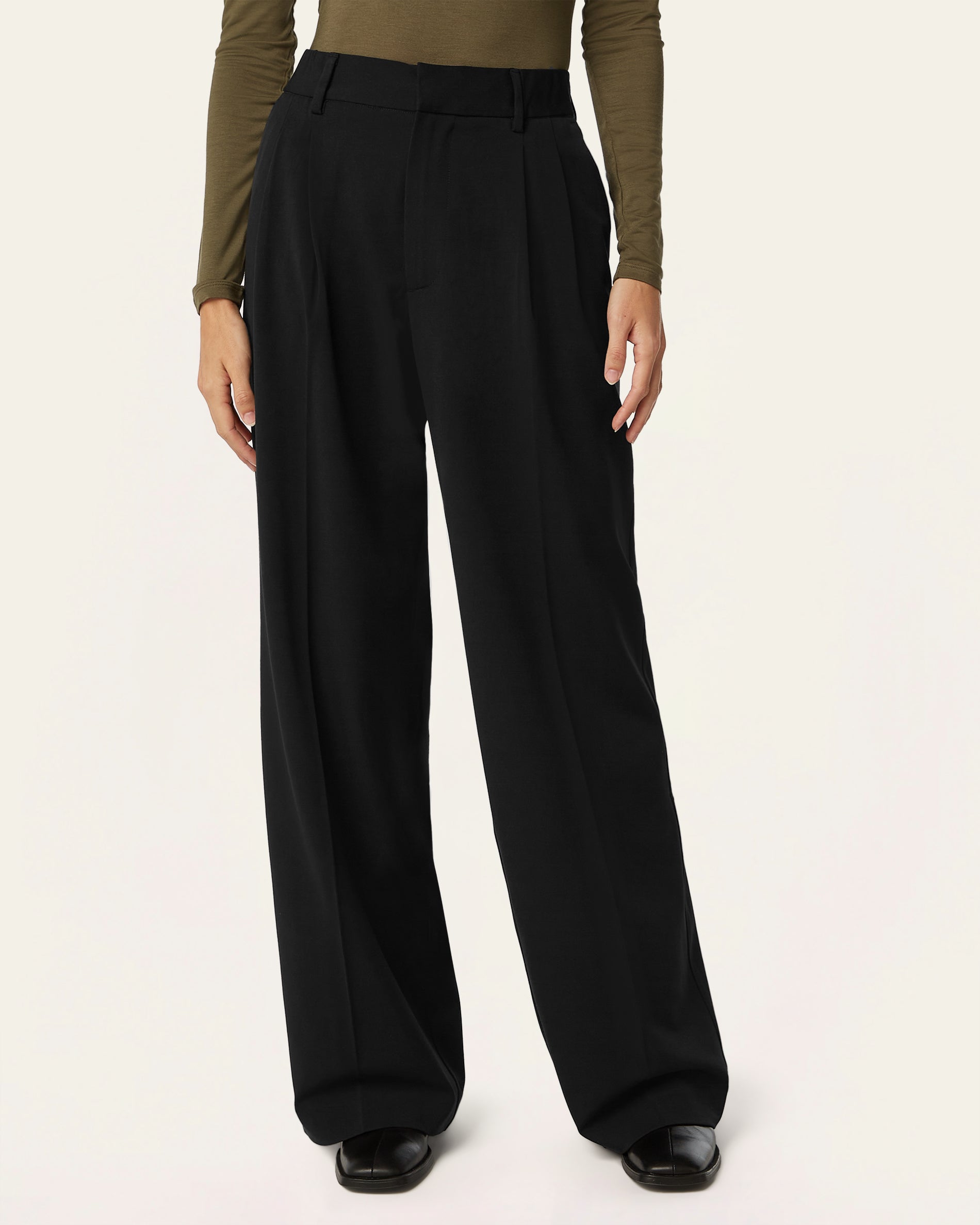 Pleated Signature Wide Pants - Black